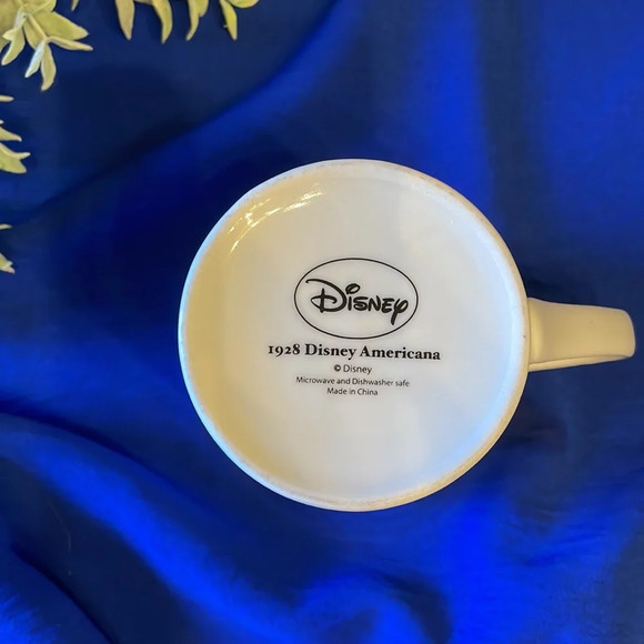 Disney Goofy coffee mug approximately 12oz excellent condition - Picture 6 of 6